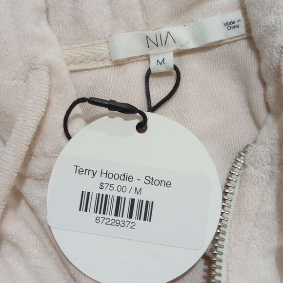 Elegant Cream Hoodie and Shorts Set - Picture 10 of 14